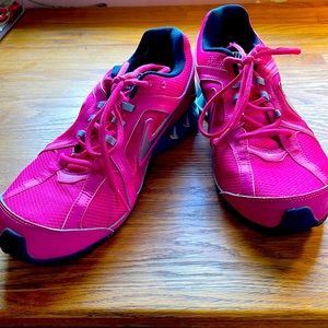 Nike Mens running shoes